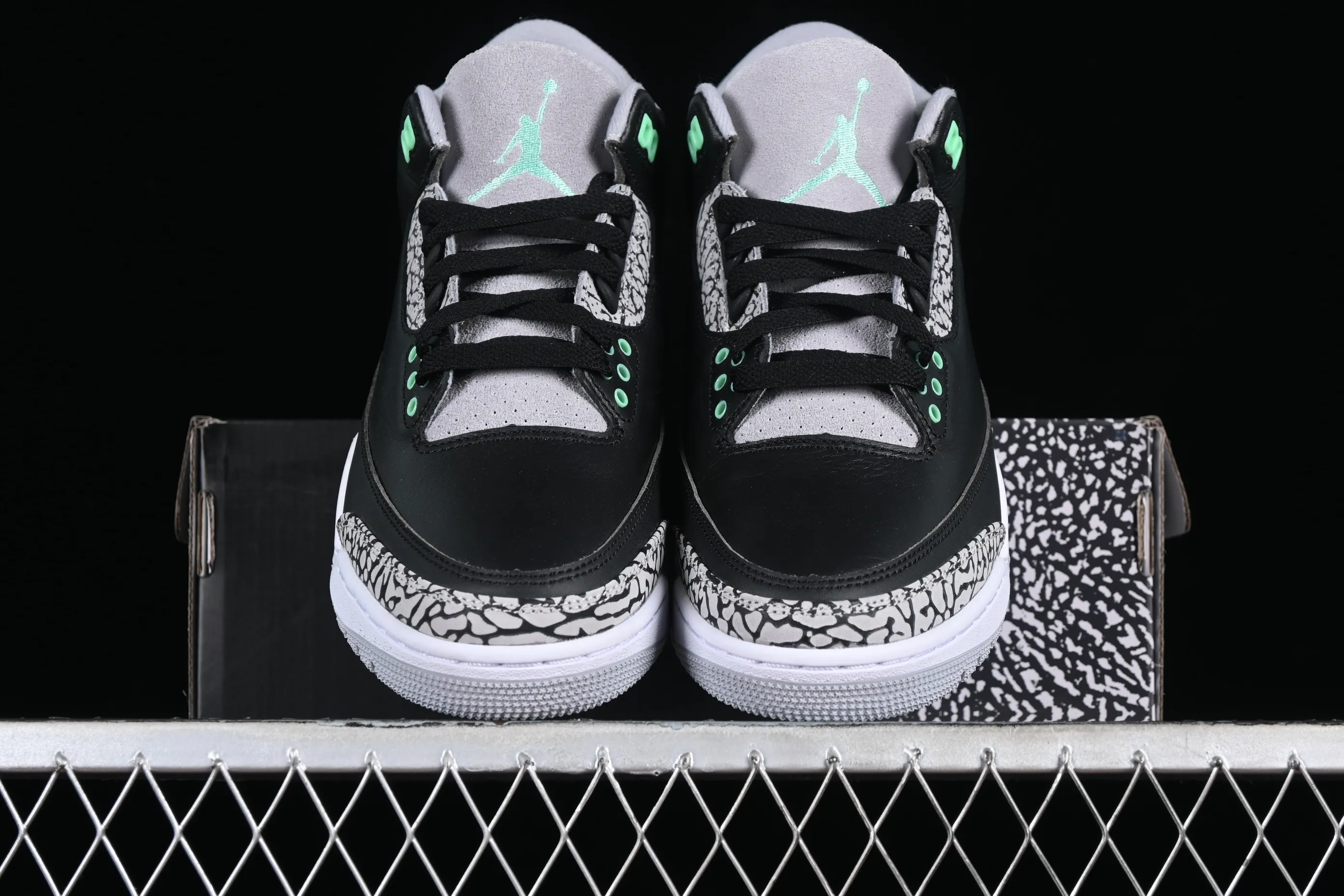 All categories Air Jordan Jordan series basketball shoes Air Jordan 3 LW version Air Jordan 3 "Green Glow" AJ3 Joe 3 black and green CT8532-031